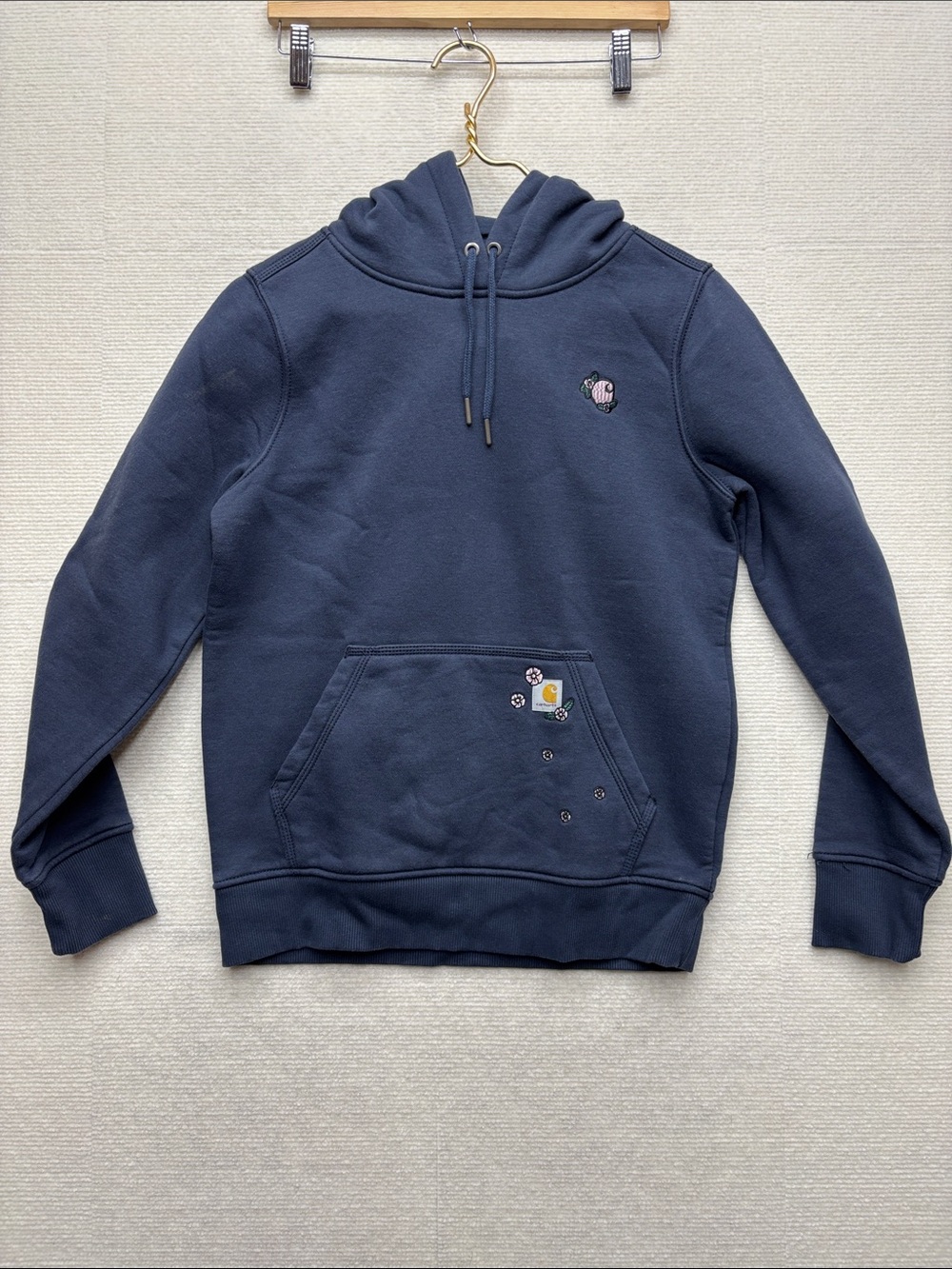Carhartt XS relaxed fit Navy Pullover Hoodie with Subtle Embroidery